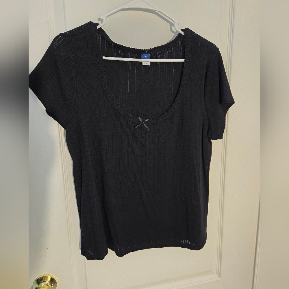 Old Navy Black Short Sleeve Tee with Bow Accent